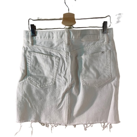 Lucky Brand Button-Fly Mini skirt. Size 6 (28). Frayed hem. White. - Picture 4 of 15